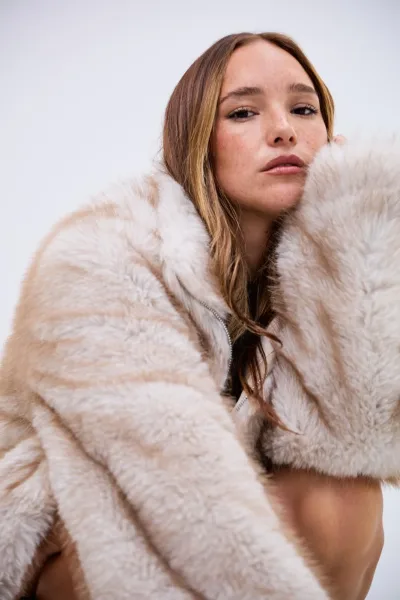 Campera Peluda Salvaje Beige L26-3347