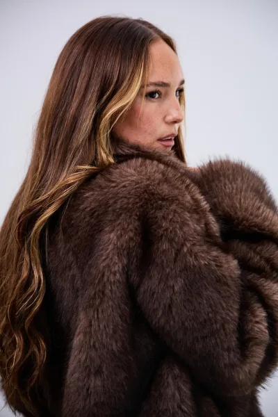 Campera Peluda Salvaje Marron L26-3347